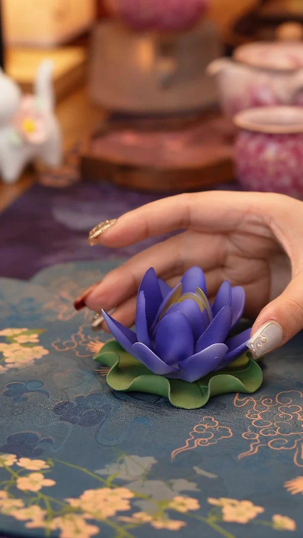 【闪购商品】蓝莲花摆件·······