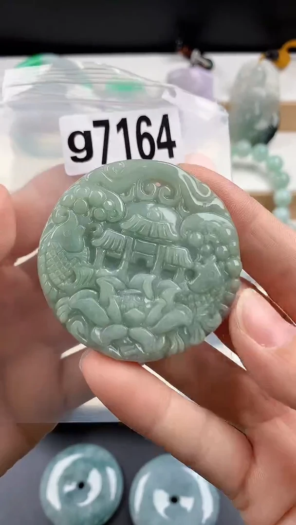 颈饰未镶嵌翡翠天然翡翠吊坠挂件