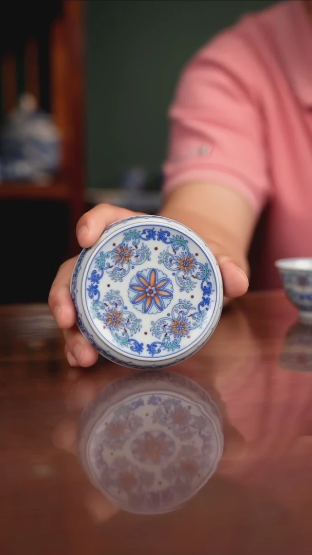 空山明月新派斗彩