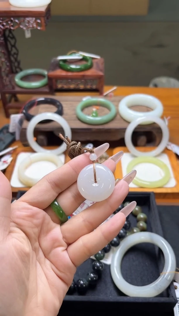 吊坠(不含链)未镶嵌和田玉新疆黑山 平安扣