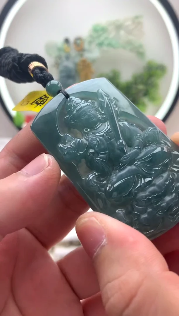 颈饰未镶嵌翡翠虚空