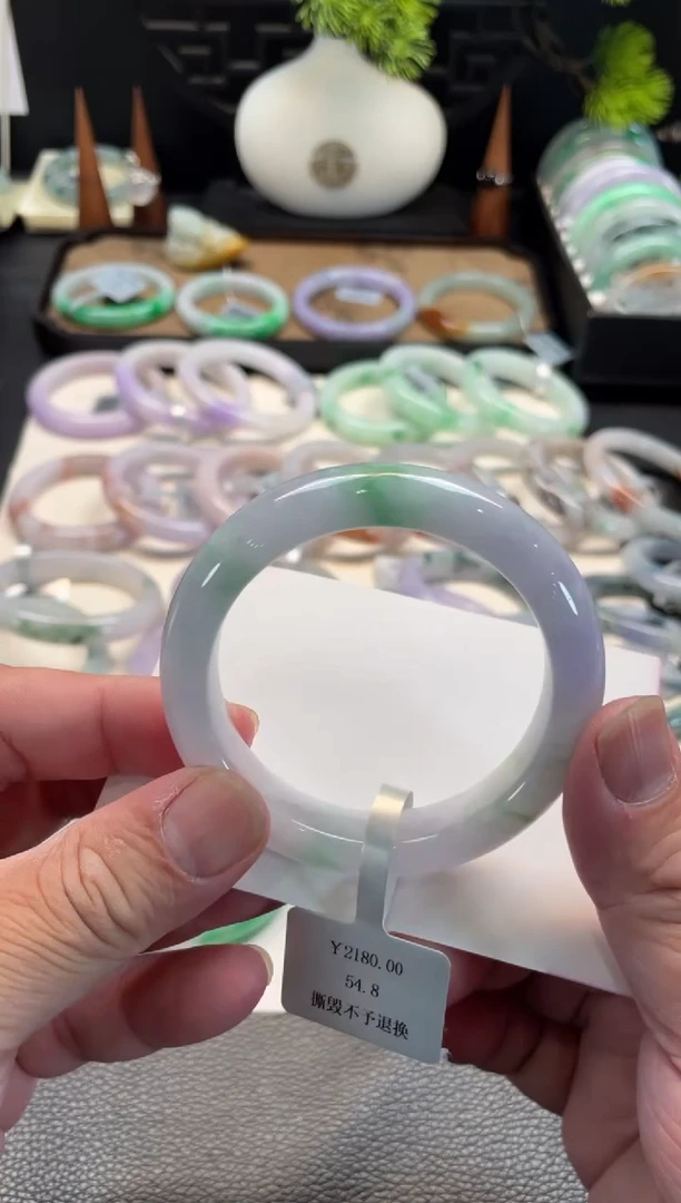 未镶嵌手镯翡翠64号链接 有纹裂 54.8正圈