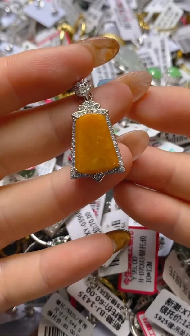 银S925镶嵌戒指翡翠百内无证书