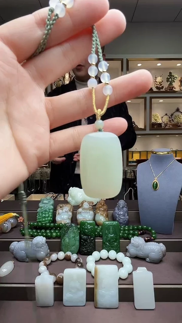 【闪购商品】和田玉颈饰未镶嵌苏