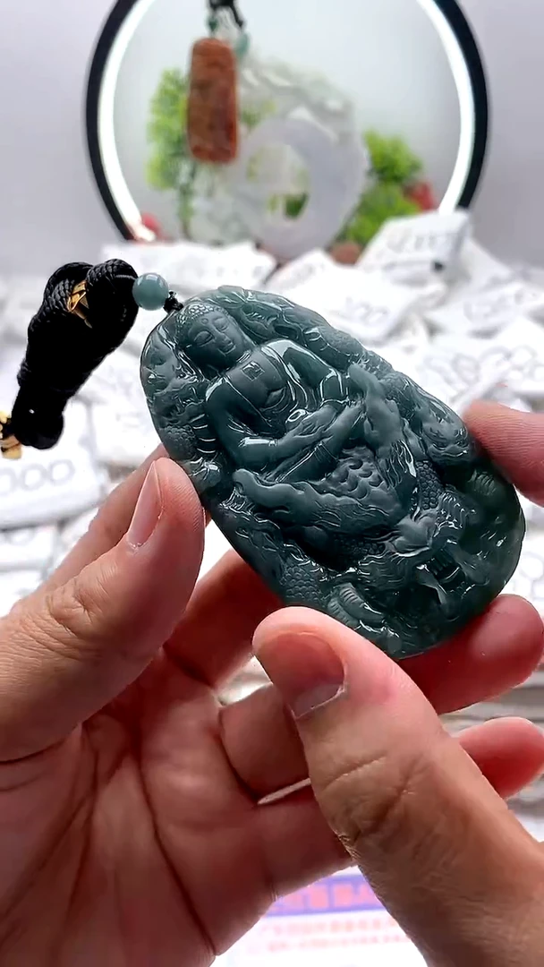 【闪购商品】翡翠颈饰未镶嵌大日如来