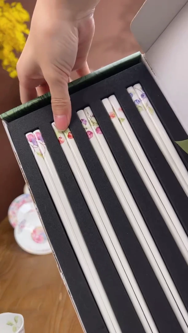 【闪购商品】瓦当浆果筷子5双（带礼盒）