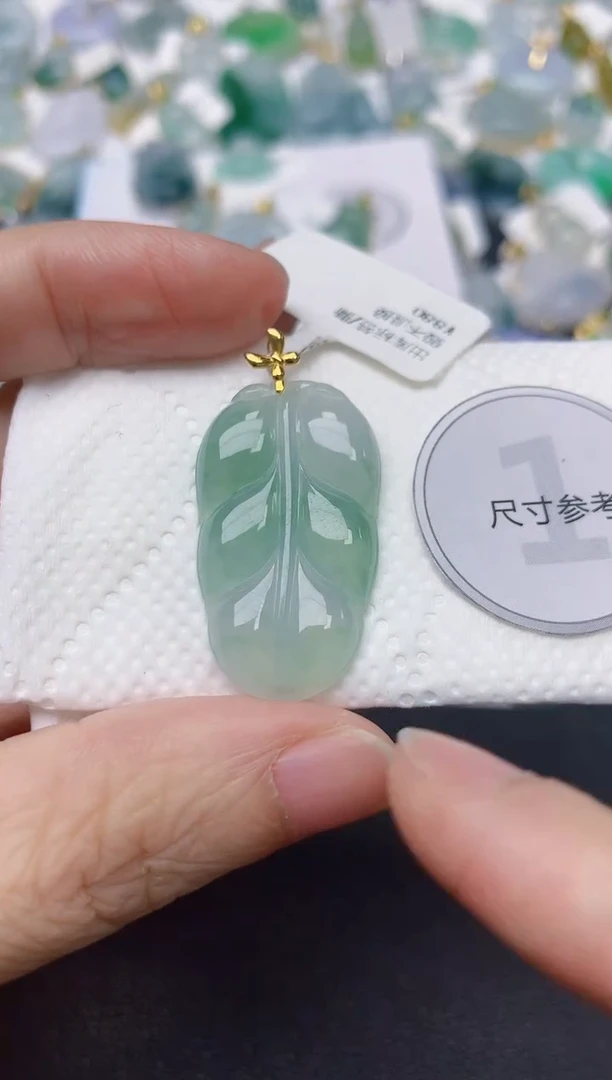 颈饰18K金镶嵌翡翠天然缅甸A货翡翠