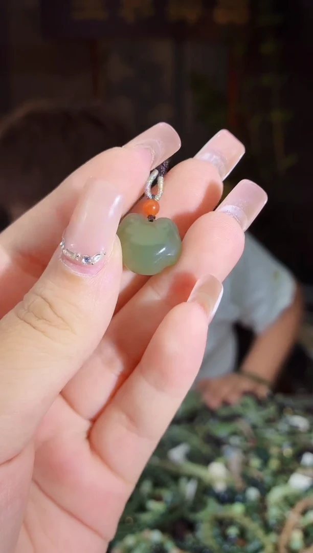 和田玉未镶嵌颈饰拍一发一