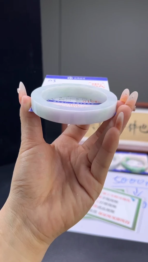 未镶嵌手镯定制翡翠?*?手镯