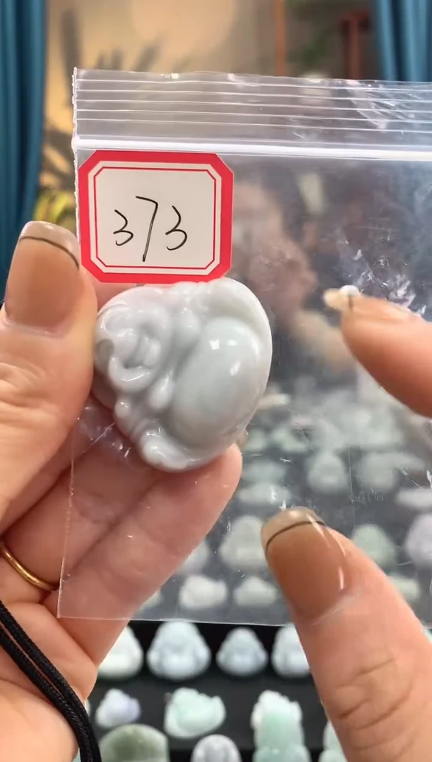 翡翠未镶嵌颈饰佛公373