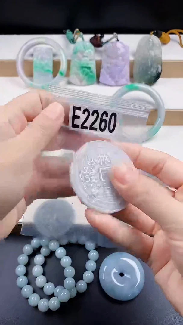 颈饰未镶嵌翡翠天然翡翠吊坠挂件