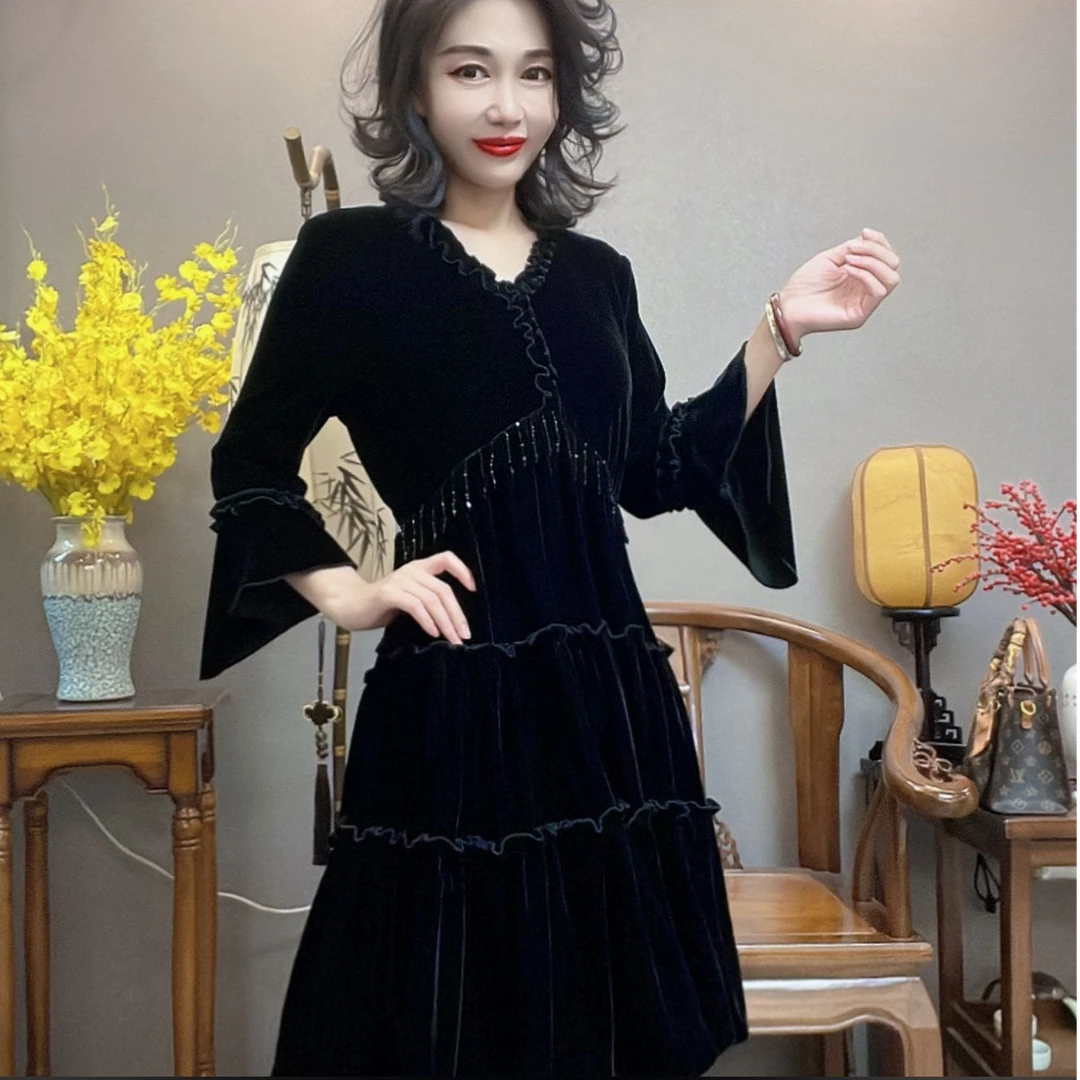 时尚重工流苏丝绒连衣裙女秋2025新款奢华气质大码丝绒裙子妈妈装
