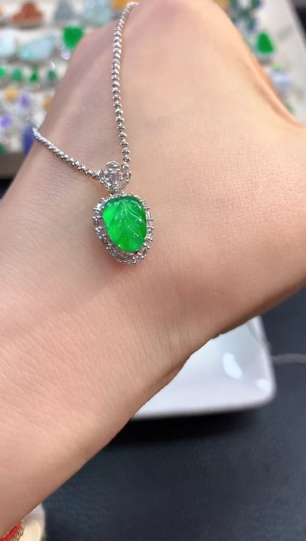 【闪购商品】翡翠吊坠(不含链)18K金镶嵌m16不退换