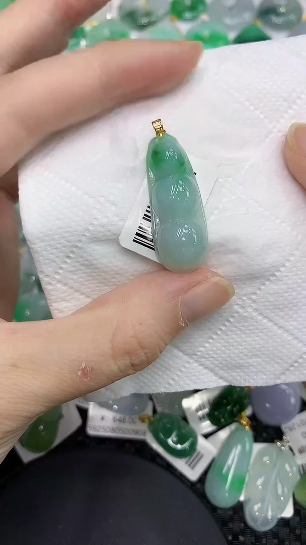 颈饰18K金镶嵌翡翠11111111