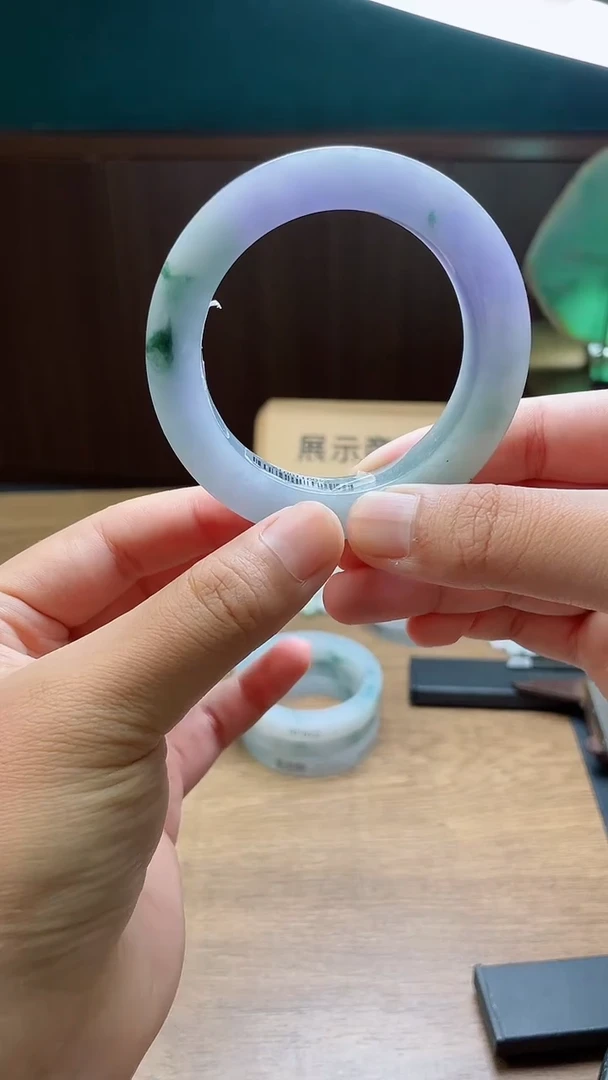 定制翡翠手镯未镶嵌还****轻定制