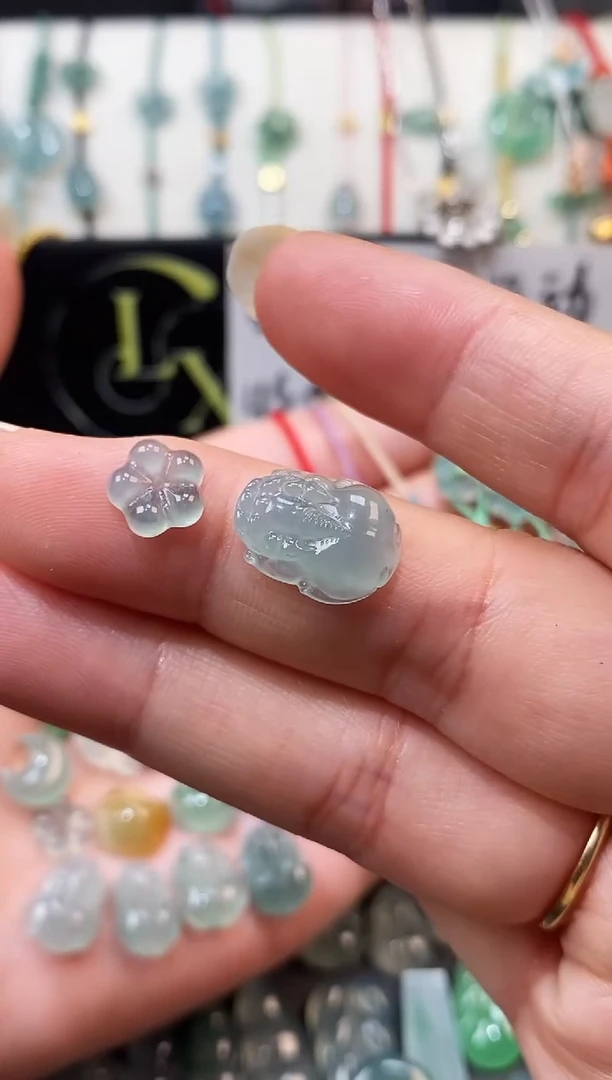 翡翠散珠貔貅小花裸石