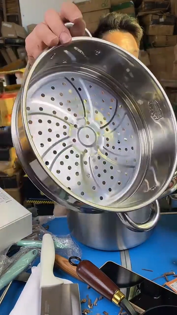 1不锈钢蒸笼24 有磕碰