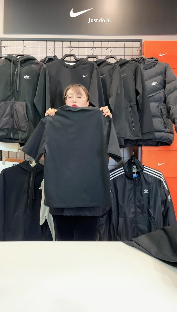 1970 黑色飞人短袖L码130斤-150斤