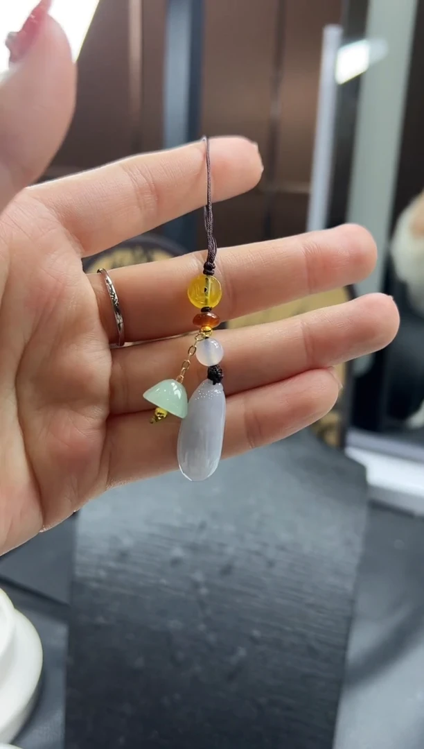 【闪购商品】翡翠颈饰未镶嵌YM1131-1福瓜手机挂绳多样性发1件