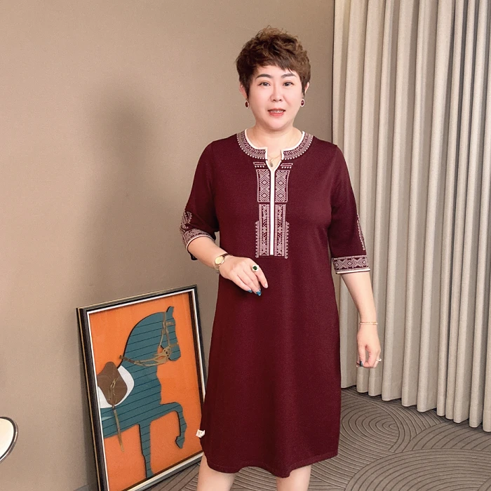 国风新中式七分袖连衣裙2025秋季新款靓丽妈妈宽松大码气质裙子