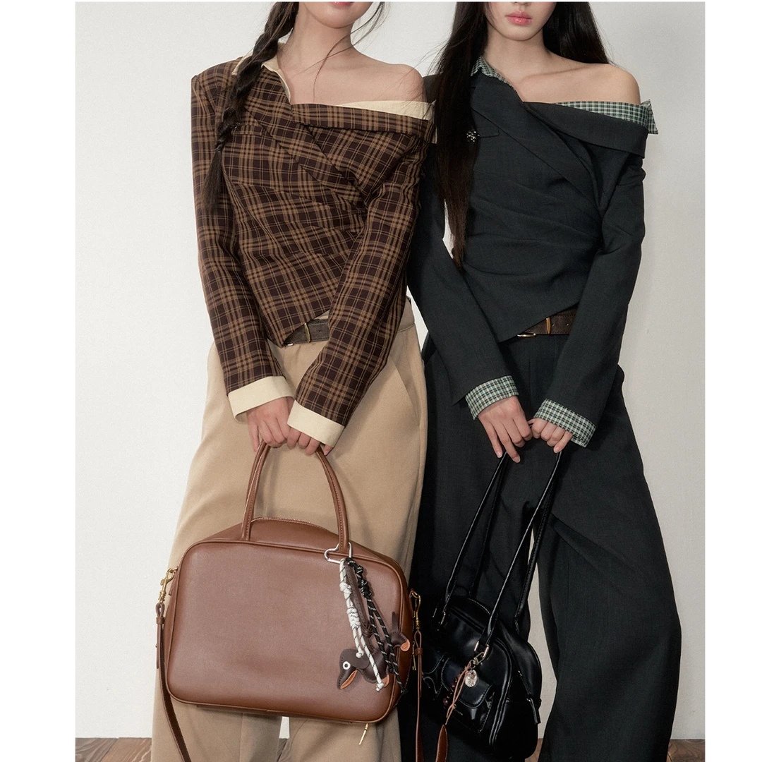 美式格纹露肩假两件长袖衬衫女秋季新款设计感收腰显瘦绝美上衣服
