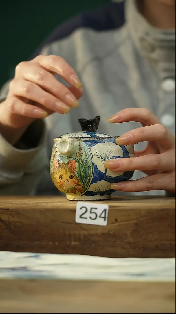 【闪购商品】瓷片设计师手作款 青花手绘宝瓶 迷糊