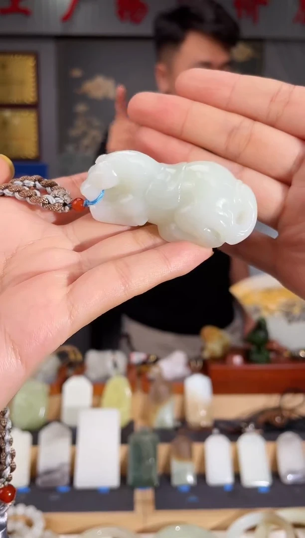 和田玉未镶嵌颈饰1