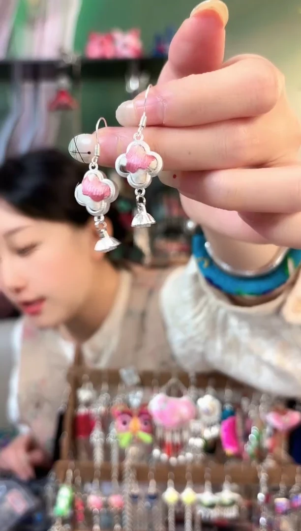 彩云南阁非遗老绣饰品624*