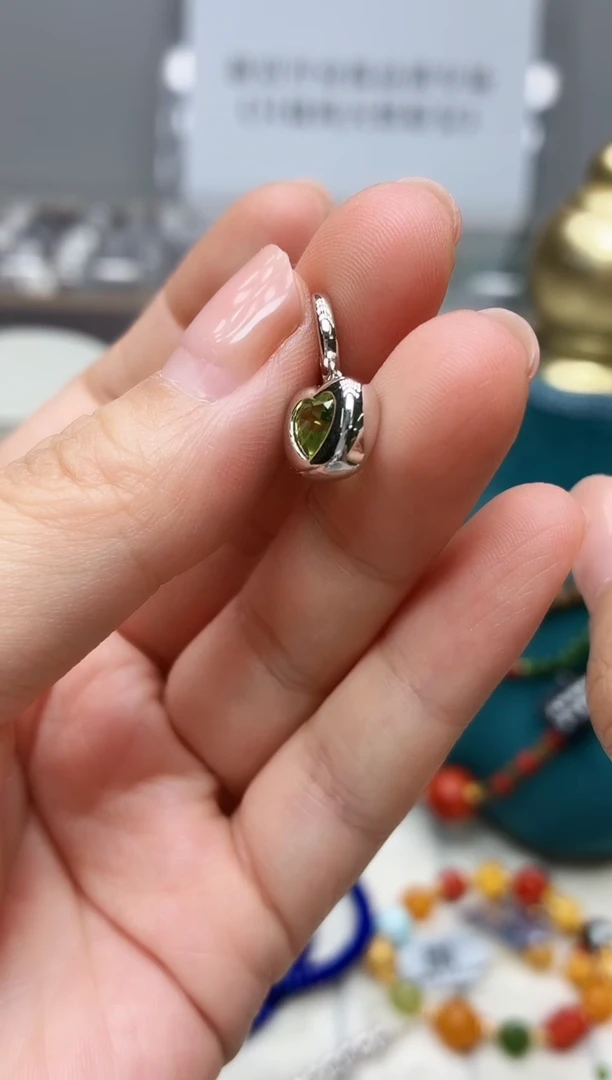 银S925镶嵌吊坠橄榄石440BJ1213产品一个（多样性）