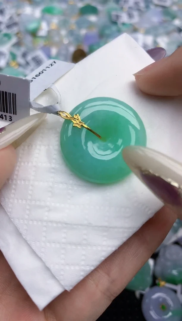 翡翠挂件18K金镶嵌274   天然翡翠A货