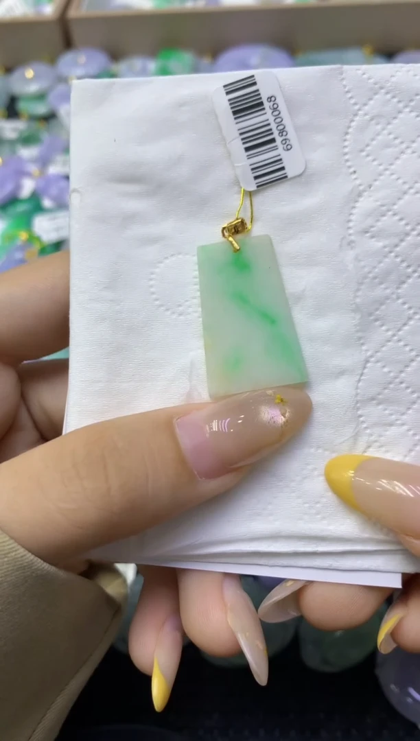 颈饰未镶嵌翡翠天然缅甸翡翠A货