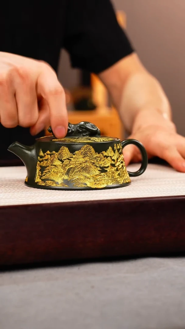 茶壶紫砂老墨绿 虎钮柱础 刻绘 描金