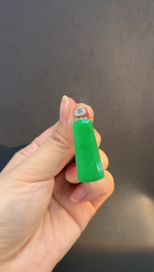 吊坠(不含链)18K金镶嵌翡翠无事牌吊坠多人不退不换