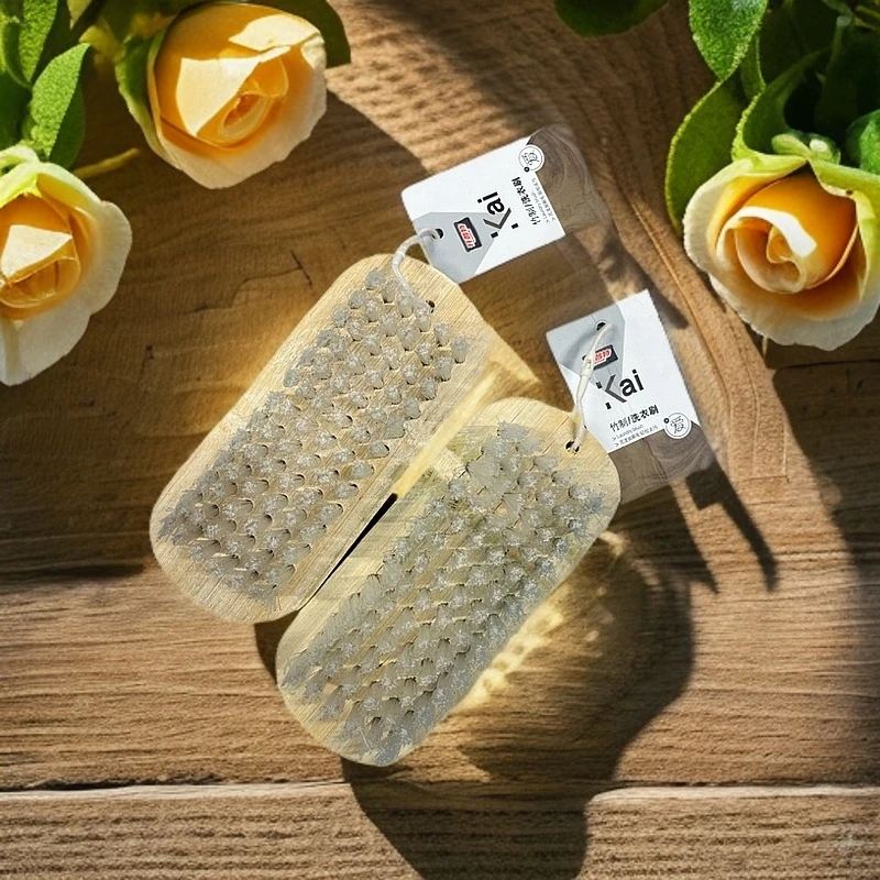 竹制洗衣刷两个与多用途刷三个