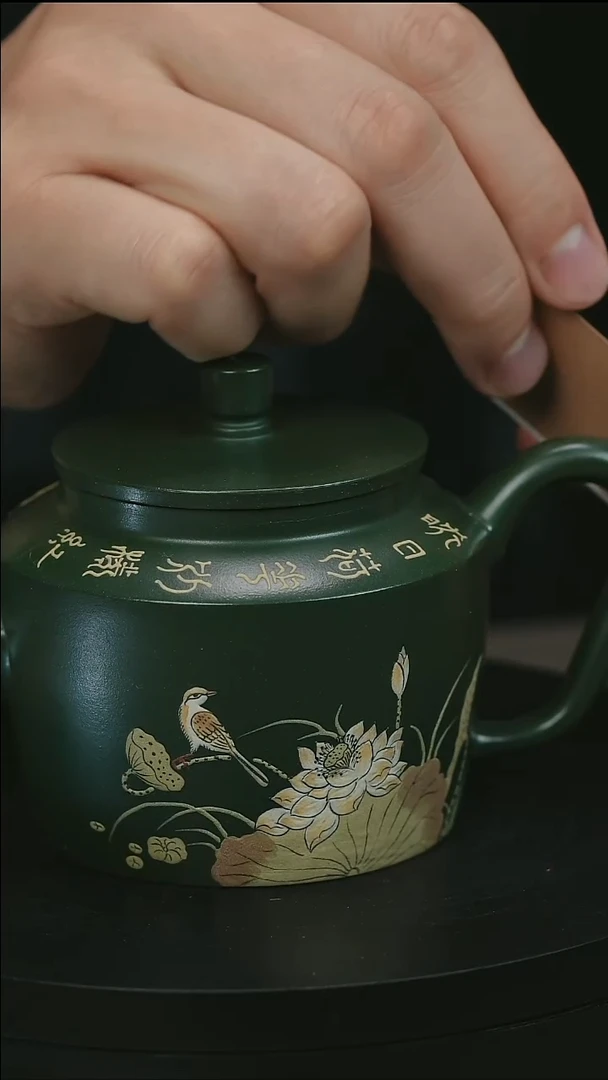 茶壶紫砂H1020熊文娟绿泥彩绘荷韵