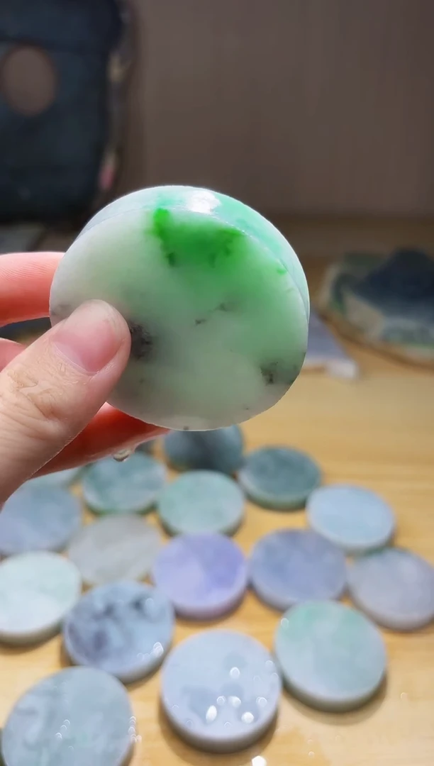 翡翠未镶嵌颈饰翡翠A货 姜谭497