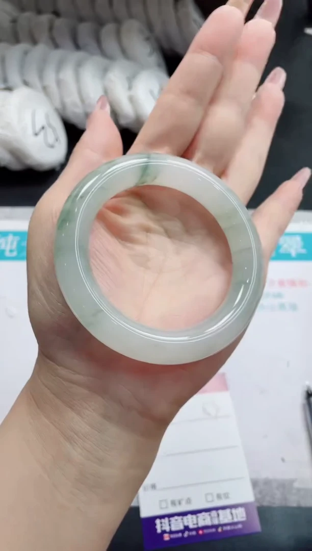 石英质玉手镯未镶嵌53