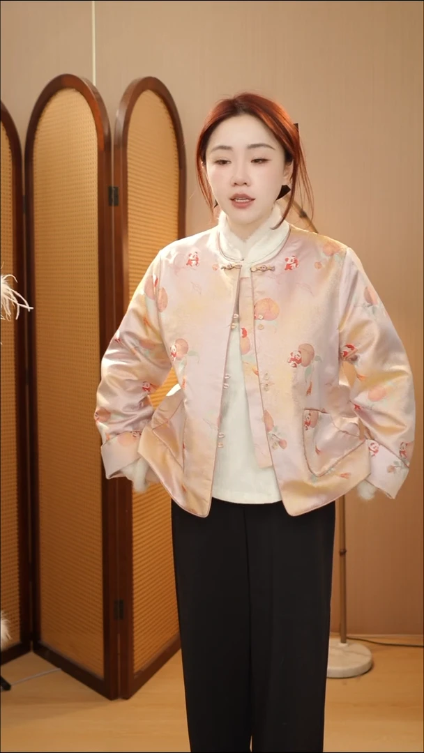 粉熊猫桃子夹棉外套