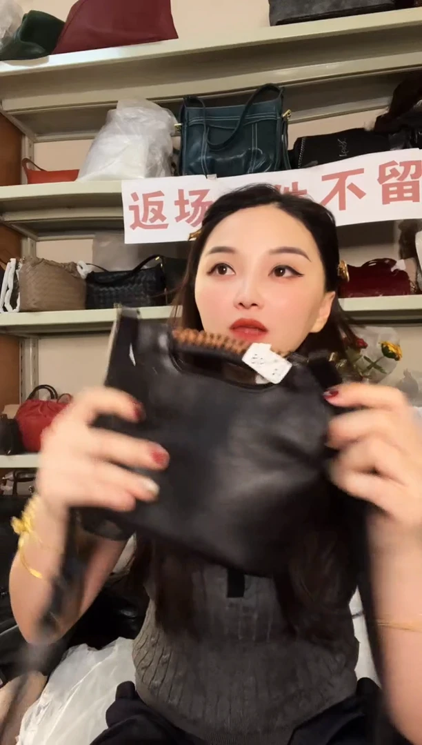 小牛皮（革） 高端订制时尚百搭女士手提 腋下斜跨包包