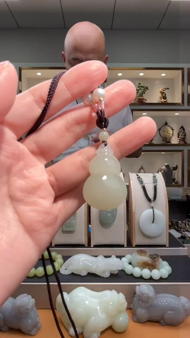 颈饰未镶嵌和田玉苏