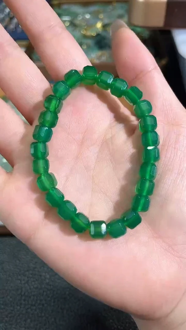 未镶嵌颈饰玛瑙/玉髓2026122601多样性发一