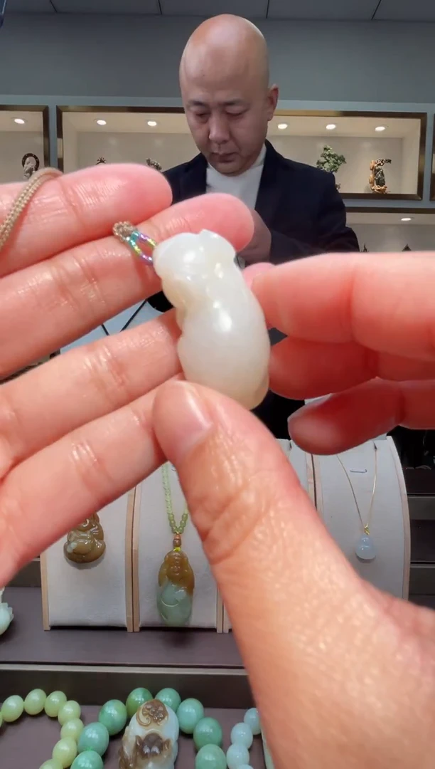 颈饰未镶嵌和田玉1