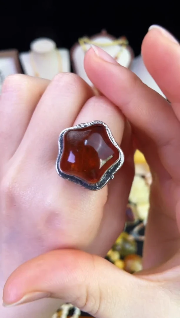 琥珀未镶嵌珠宝奇石卢*柒月