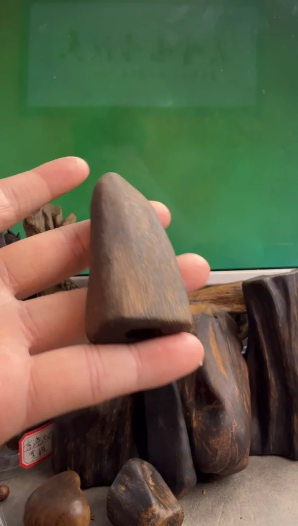 沉香手把件海南鹧鸪斑多样性发一