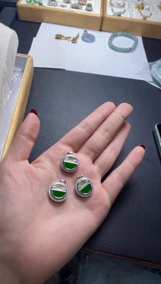 【闪购商品】翡翠挂件银S925镶嵌翡翠颈饰