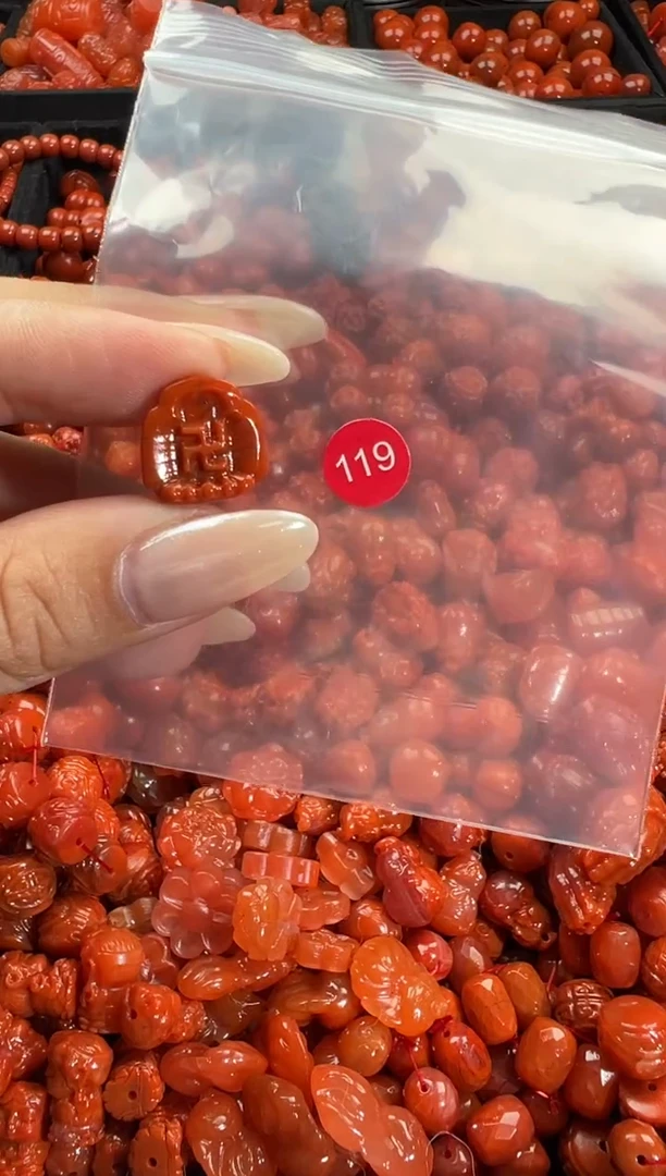 颈饰未镶嵌南红玛瑙1