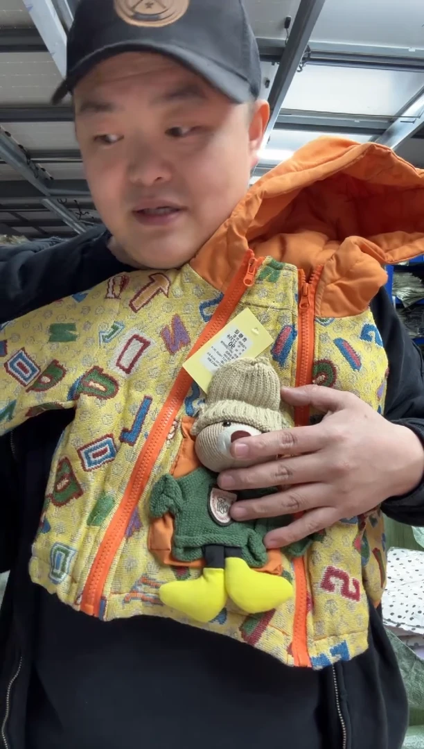 @****W女童外套029 100