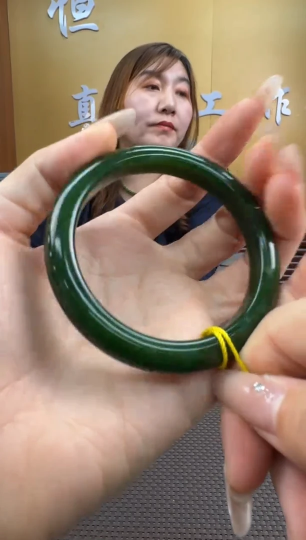 【闪购商品】和田玉手镯未镶嵌58