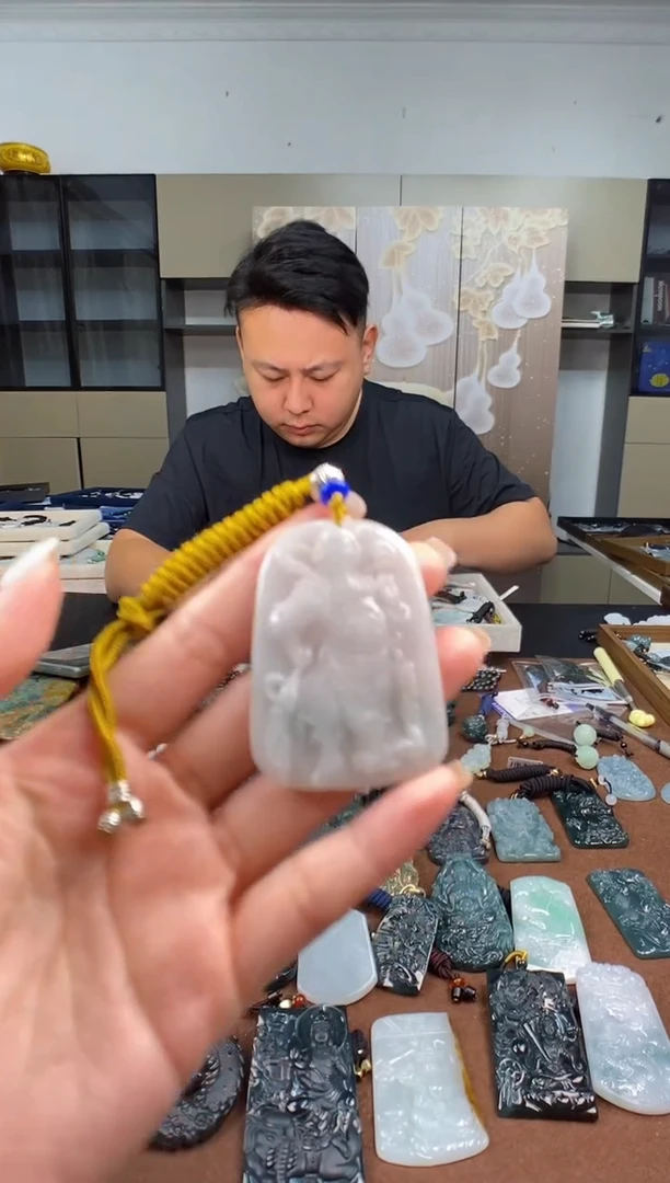颈饰未镶嵌翡翠多样性发其一