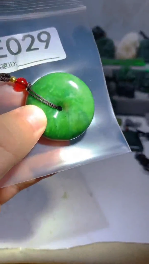 和田玉未镶嵌珠宝半成品1